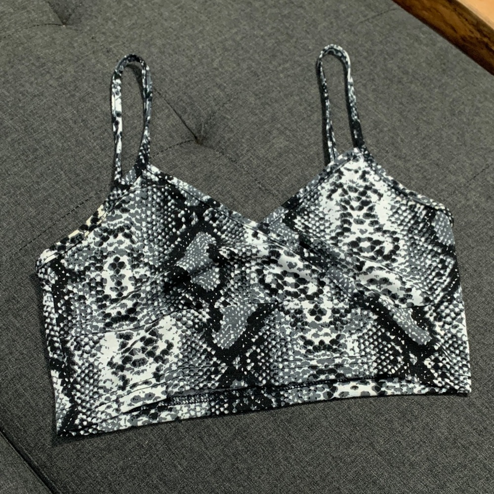SHEIN Black and White Snake Print Crop Top